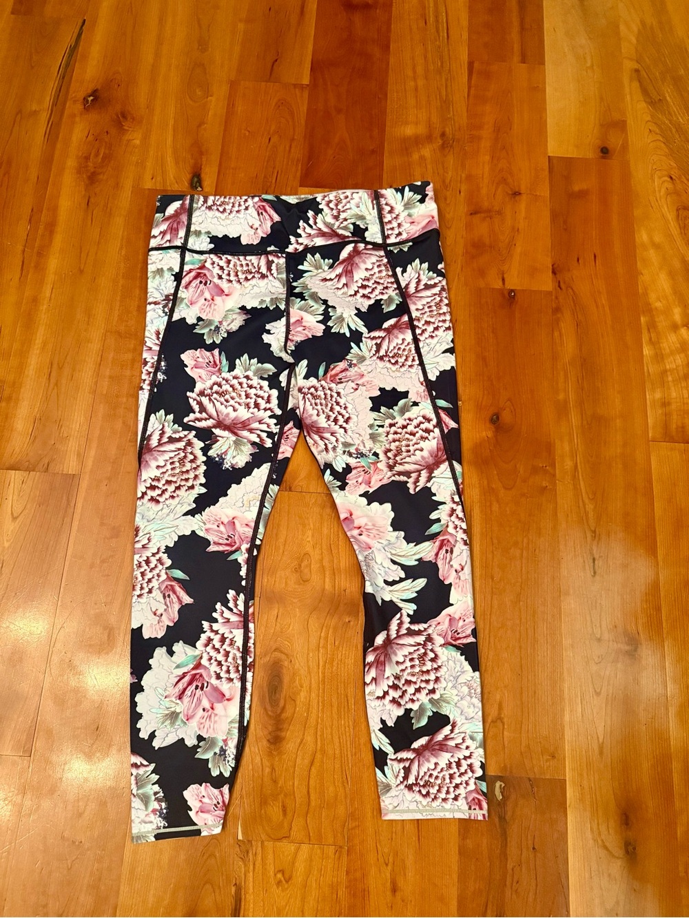 Athleta Floral Print Womens’ Active Leggings - Pink on Black